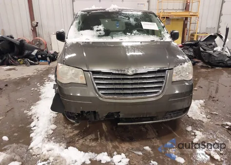 2010 Chrysler Town & Country New Lx z USA, uszkodzony, nr VIN 2A4RR2D17AR414504